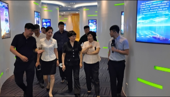 黑龙江省工商联主席张?；叻糜巡┮?></div>
              <div   id=