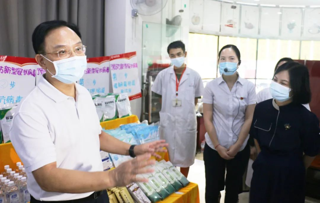 湖南省市场监督管理局党组书记、局长向曙光一行莅临九芝堂督查疫情防控工作