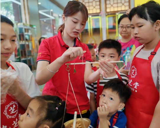 携手东莞国药，九芝堂“传承中医药 小小中药师”中医药文化亲子研学公益行圆满结束